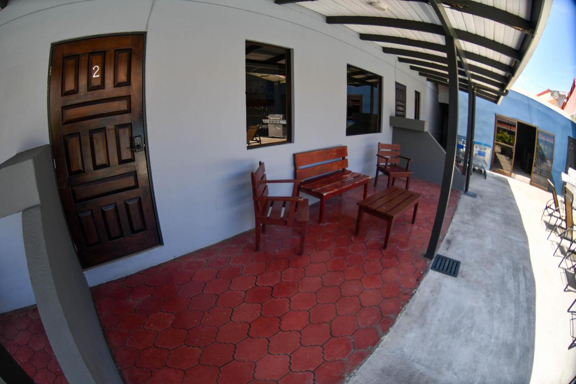 Republik Hotel, Bistro And Nightclub On Site ฆาโก ภายนอก รูปภาพ