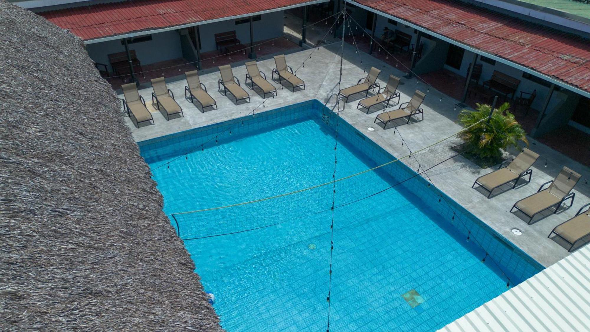 Republik Hotel, Bistro And Nightclub On Site ฆาโก ภายนอก รูปภาพ