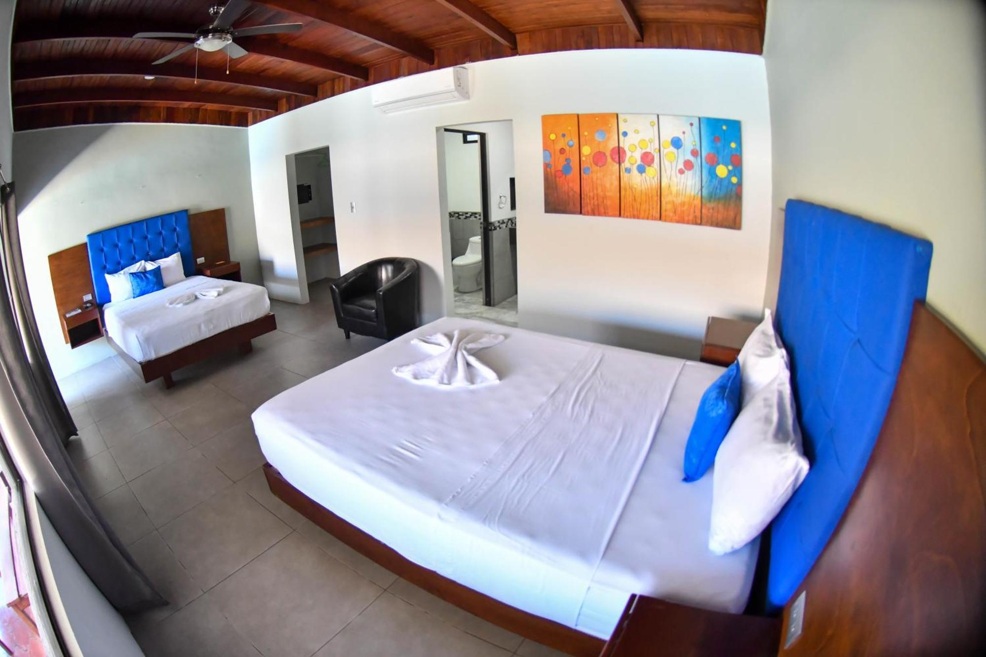 Republik Hotel, Bistro And Nightclub On Site ฆาโก ภายนอก รูปภาพ